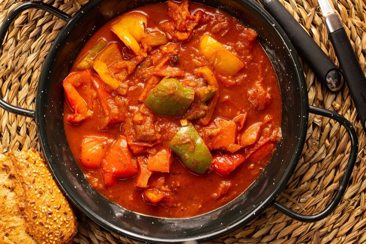 Maraqa Khodra — Syrian Seven-Spice Vegetable Stew — A fragrant vegetable stew built on Aleppo's seven-spice blend, combining zucchini, eggplant, green beans, and